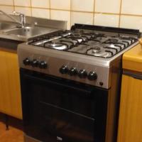 Fornello con forno marca Beko