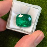 Smeraldo verde 9.50 ct taglio Round certificato