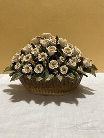 Cestino di rose di Capodimonte