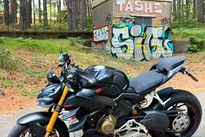 Ducati Streetfighter v4s
