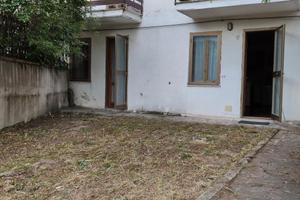 Appartamento trilocale con giardino