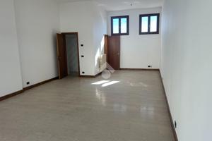 NEGOZIO A VALDOBBIADENE