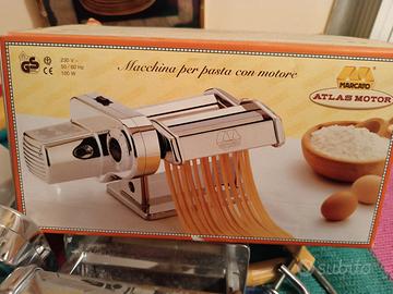 Macchina a motore per fare la pasta in casa