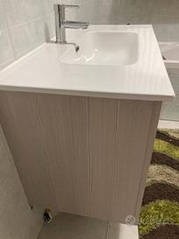Armadietto bagno comprato da pochi mesi