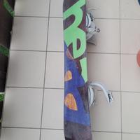 Tavola da snowboard con attacchi Salomon