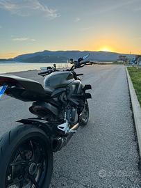 Ducati Streetfighter V2 Storm Green