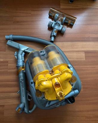 dyson dc11 -hacquette-