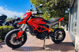 DUCATI Hypermotard 821 TUTTO INCLUSO ANCHE PASSA