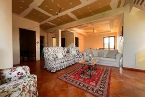 6 LOCALI A ANGUILLARA SABAZIA