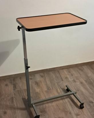 tavolino ospedaliero