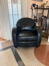 Poltrona in pelle nera