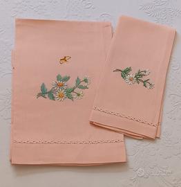 Completo da bagno rosa