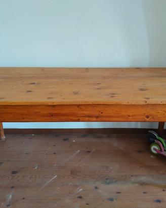 Tavolo rustico in legno 