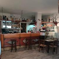 Bar completo più immobile e garage