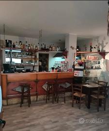 Bar completo più immobile e garage