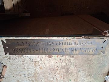 placca in metallo