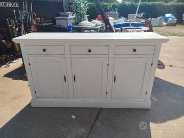 Credenza in legno di noce verniciata bianco shabby
