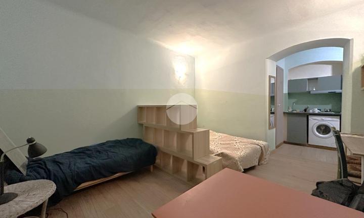 MONOLOCALE A LA SPEZIA