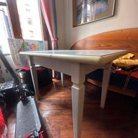 Tavolo azzurro fatto su misura