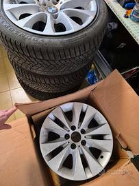 4 cerchi 17 BMW con 3 gomme termiche
