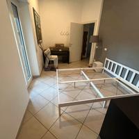 LETTO MATRIMONIALE E COMODINI BIANCHI