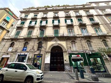 3 LOCALI A NAPOLI