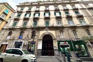 3 LOCALI A NAPOLI