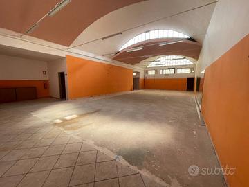 Immobile di 410 m² a Arconate