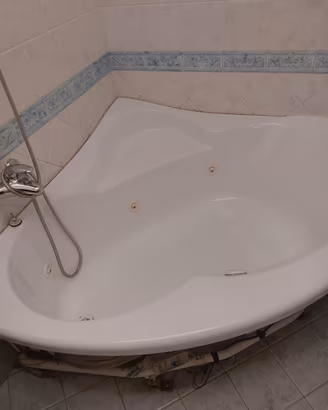 Vasca idromassaggio 