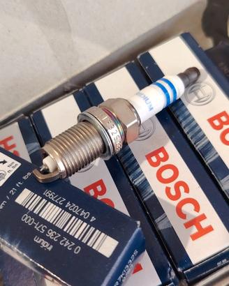 Candele BOSCH Iridium FR7KI332S (0242236571) Nuove