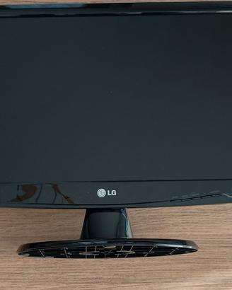 Monitor PC LG FLATRON W2243S-PF 22 pollici