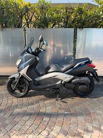 Yamaha X-Max 250