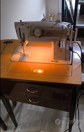 macchina da cucire Singer 411M con mobile