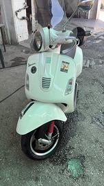 Vespa 300 Gts