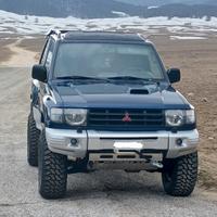 mitsubishi pajero v20 2.8 gls target 