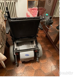 Carrozzina elettrica a batteria