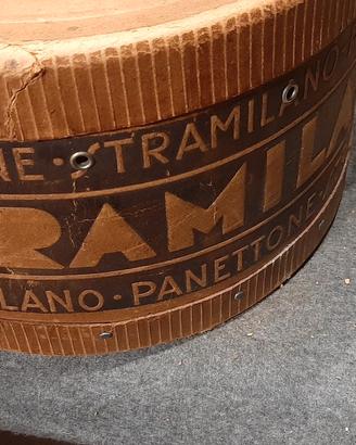 antico contenitore  pubblicitario panettone 