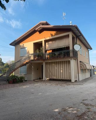 Spaziosa casa a Giavera del Montello
