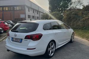 Opel Astra 1.6 turbo Cosmo S 180cv