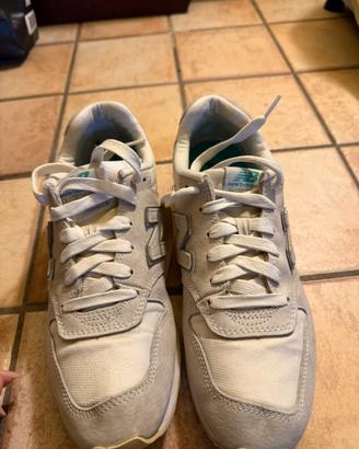 New Balance 996