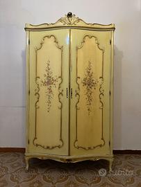 Armadio e giroletto stile veneziano
