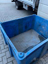 Cassone in plastica usato da 120x 100