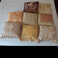 Set 8 cuscini decorativi ricamati – stile elegante