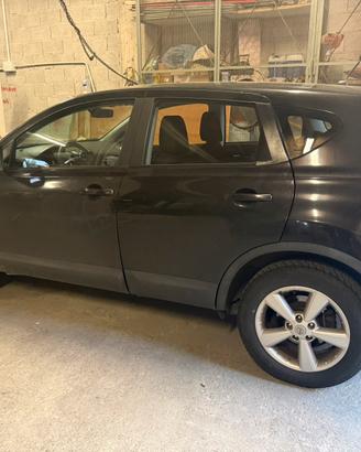 NISSAN QASQUAI 1.5 dci - buono stato OK NEOPATENT