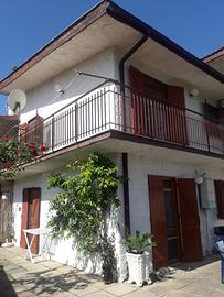 Villino c/giard.indip.a 250 mt mare lido di fondi