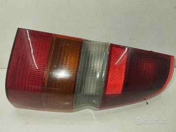 STOP FANALE POSTERIORE DESTRO FORD Escort Berlina