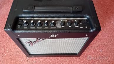 FENDER MUSTANG V. 2 70W Con multieffetti, AUX+USB.