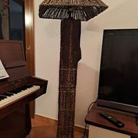 lampada da terra in legno artigianale
