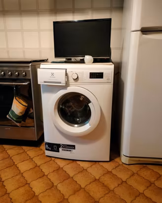 Lavatrice Electrolux 8 kg frigorifero Indesit