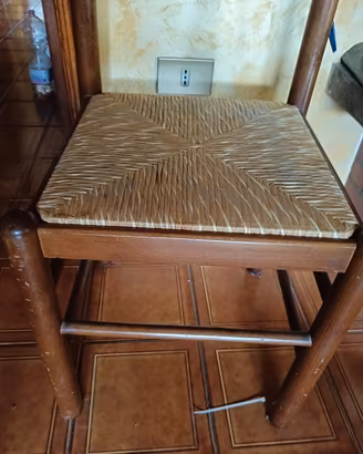 sedia in legno impagliata